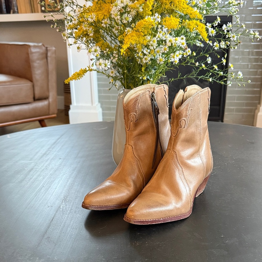 Free People New Frontier Western Boot in Distressed Tan Leather Size 38.5/US 8.